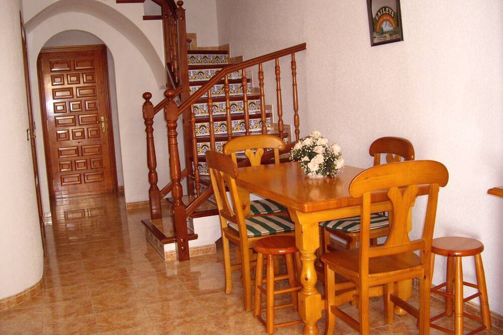 Peñiscola, Townhouse Op 150 M. Van Het Noordstrand in Peñiscola, Costa del Azahar