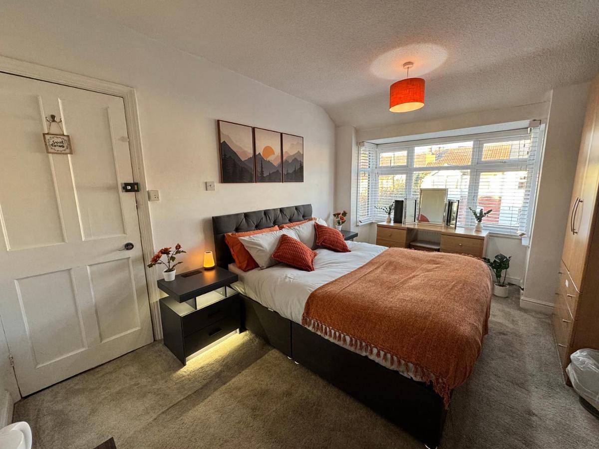Double Room in Coventry, Birmingham Area