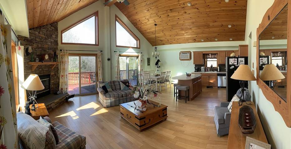 Vacation house for 6 people, with yard in Catskill Mountains