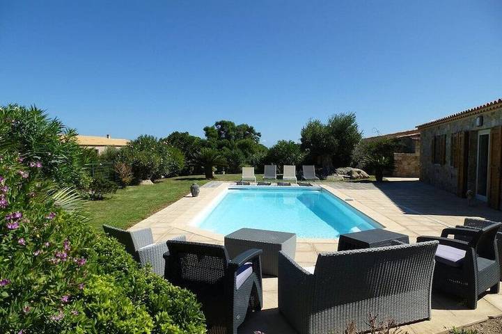 Villa pour 8 personnes, avec terrasse et jardin à Lumio