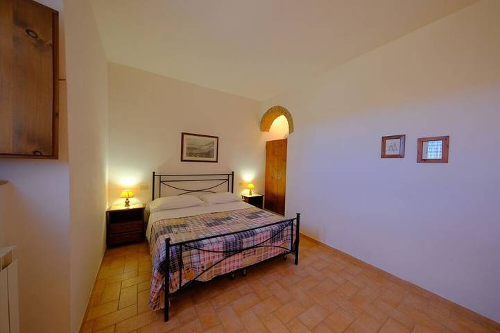 Montegonfoli 4, Appartamento per 4 adulti vista San Gimignano e colline toscane in San Gimignano, Siena e dintorni