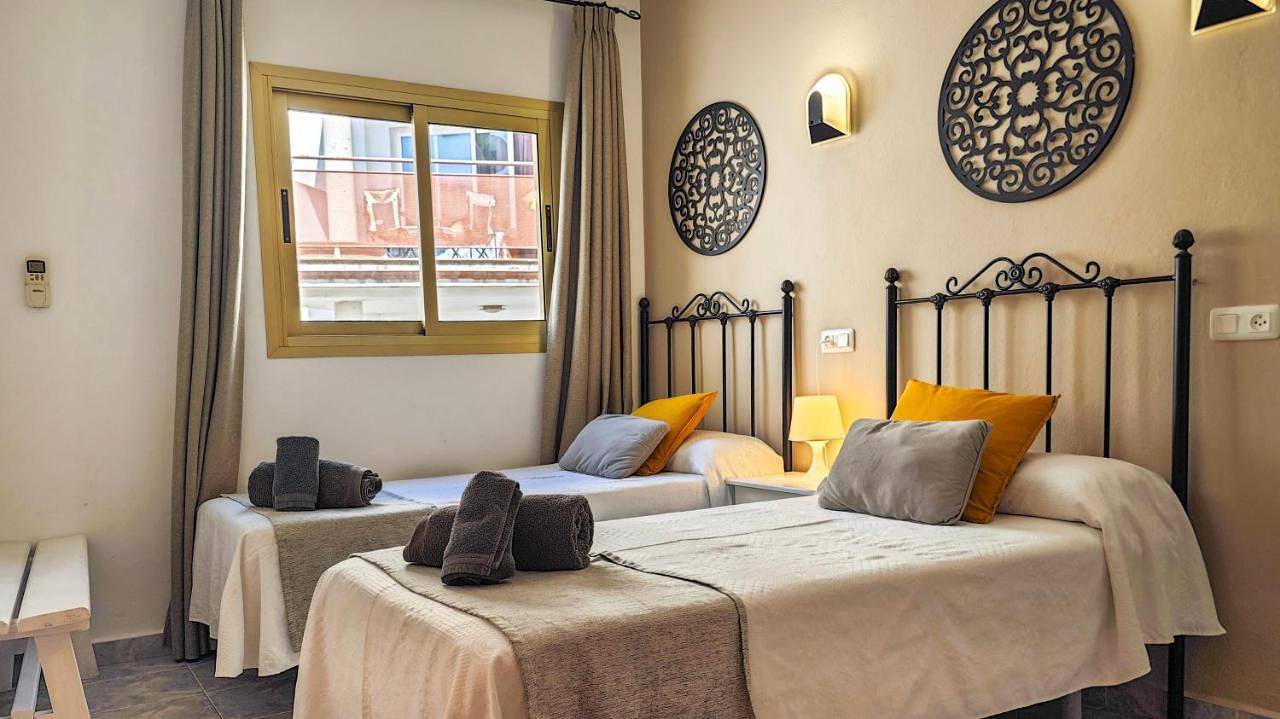 Azuline Hostal Dinamarca in Ocean Beach Ibiza, Sant Antoni de Portmany