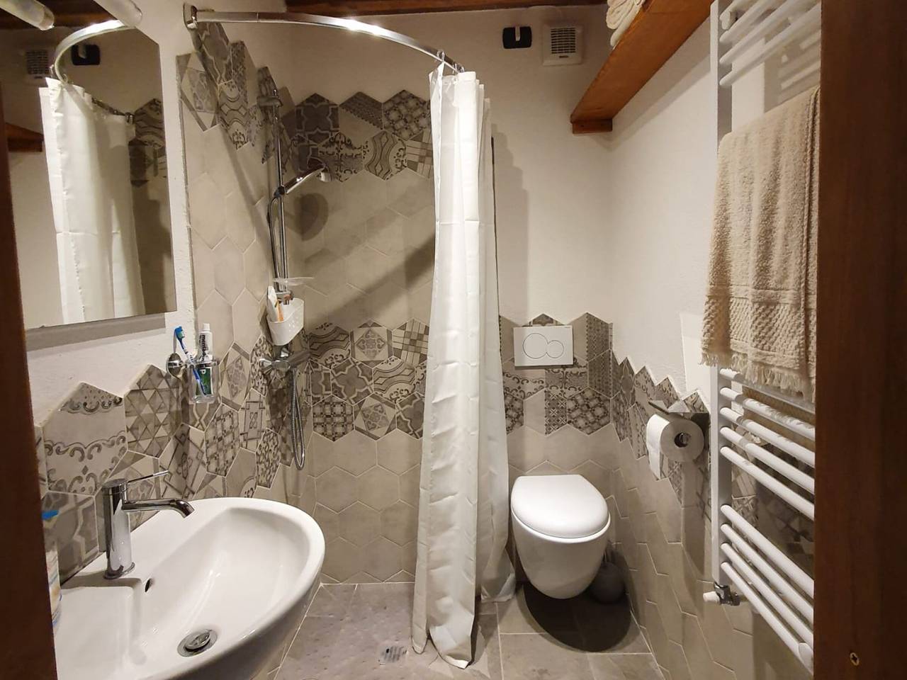 Maison de vacances « La Casina Rossa della Fornace » avec vue montagne, jardin privé et Wi-Fi in Cutigliano, Abetone Cutigliano