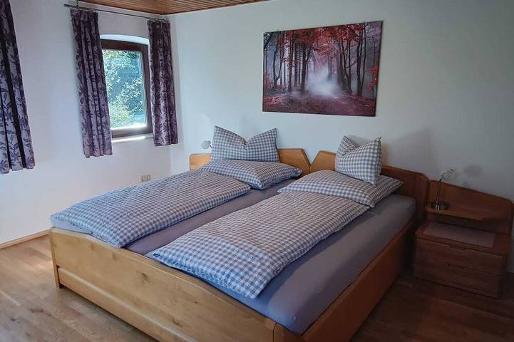 Ganze Wohnung, Ferienhaus mit drei Schlafzimmern 110 qm in Ainring, Rupertiwinkel