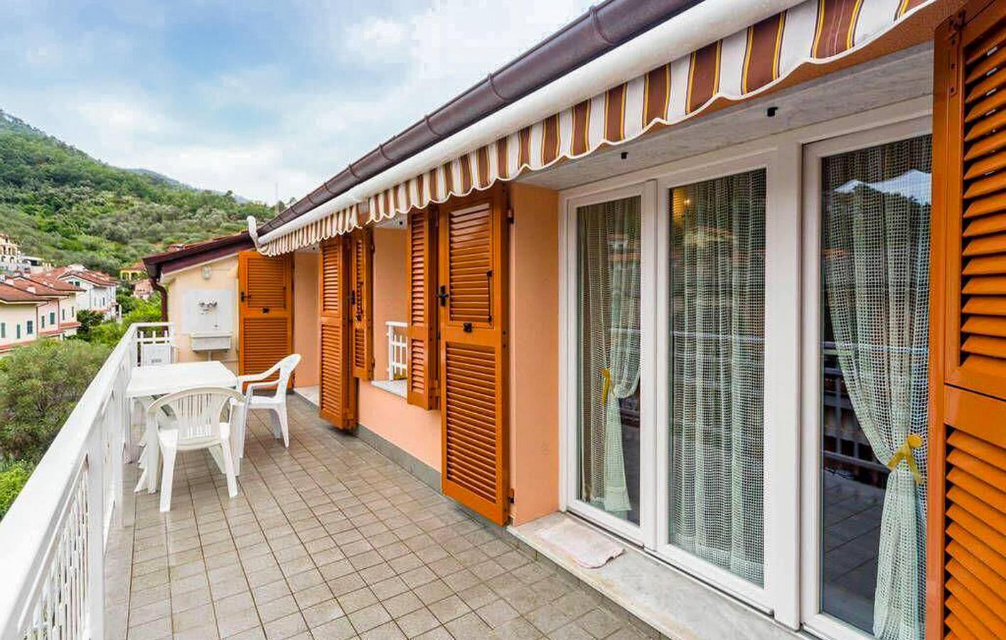 Appartamento intero, Accogliente appartamento con terrazza, Wi-Fi e parcheggio vicino alla spiaggia di Riva Trigoso in Casarza Ligure, Riviera di Levante