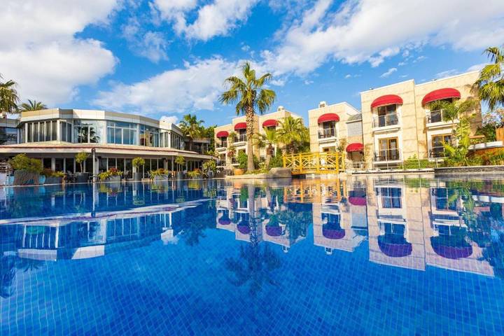 Hôtel pour 2 personnes, avec bassin pour enfant et piscine ainsi que sauna et jardin