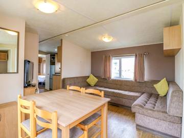 Caravan for 10 People in St Osyth, Essex, Photo 3