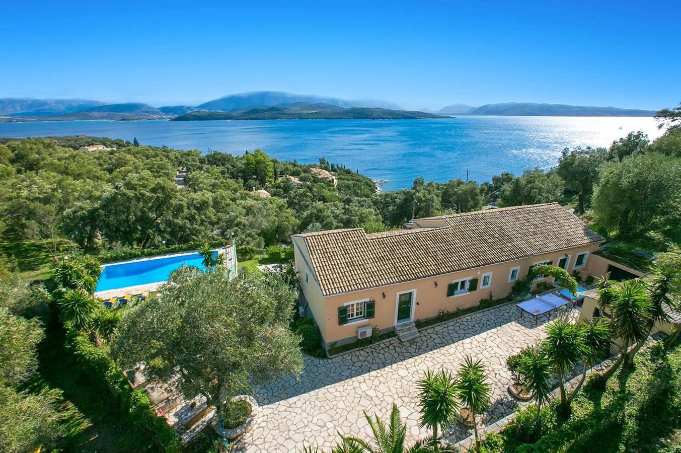 Villa Caribia Sea View by Villa Plus in Agios Stefanos (Corfu), Corfu