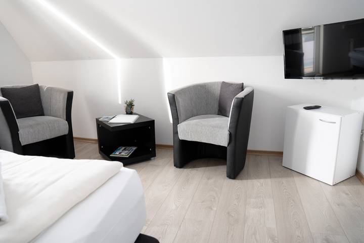 Appartement entier, Villa Nordhang - Appartement 11 avec vue sur les montagnes, balcon et Wi-Fi. in Winterberg, Arrondissement du Haut-Sauerland