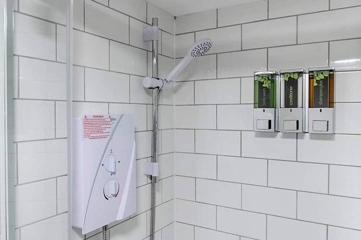 Ganze Wohnung, Contractor Base • Kitchen • Parking Included in Swansea, Swansea und Umgebung