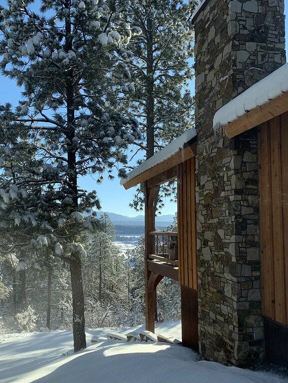 Nestled-in-pines, sooth-your-soul custom home with an incredible mountain view. in San Juan National Forest