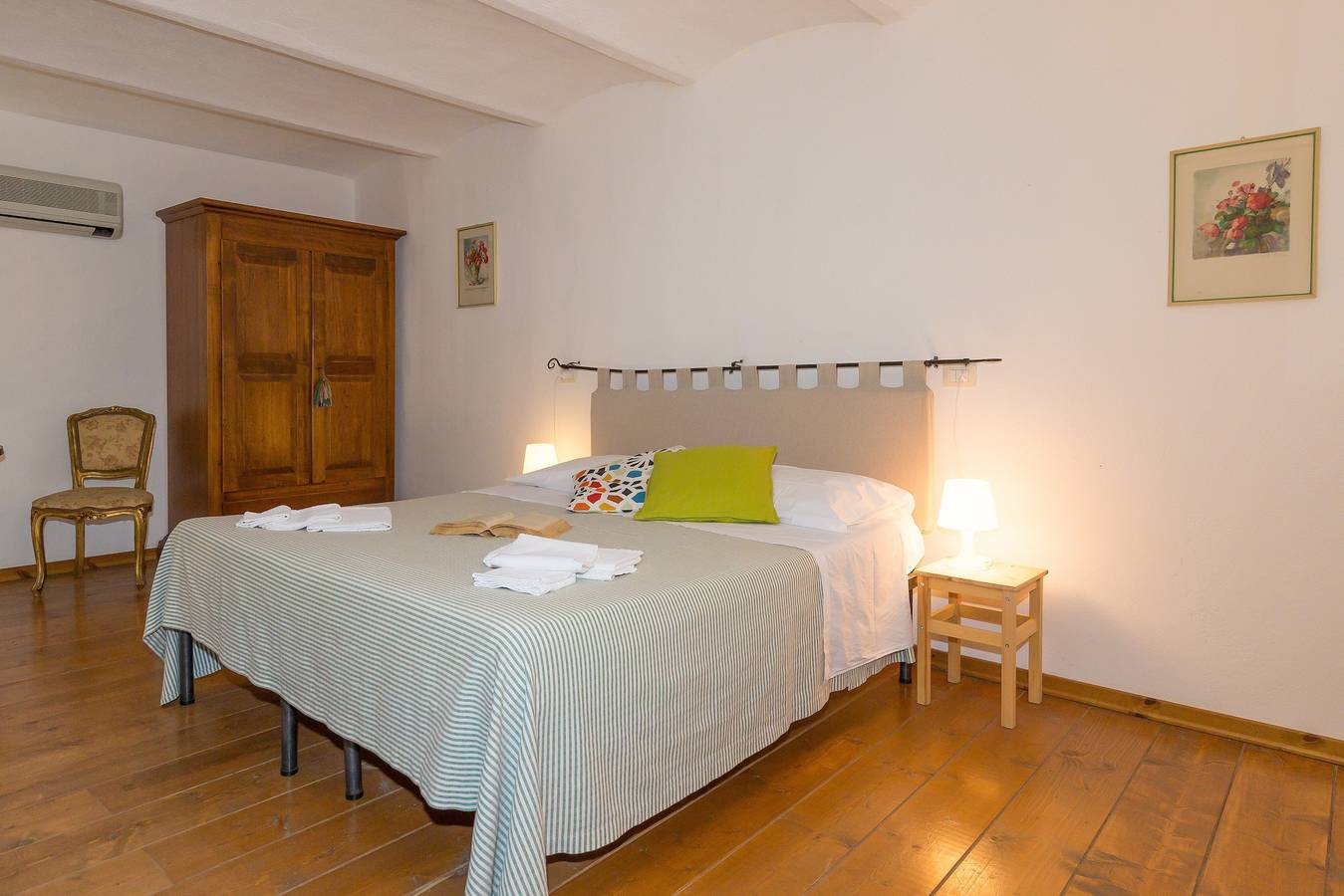 Appartamento intero, Appartamento 'Villa I Tigli - Girasole' con piscina condivisa, Wi-Fi e aria condizionata in Campiglia Marittima, Costa degli Etruschi