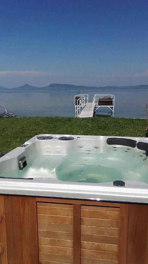 Villa für 8 Personen, mit Seeblick und Ausblick sowie Garten, mit Haustier am Balaton - 4