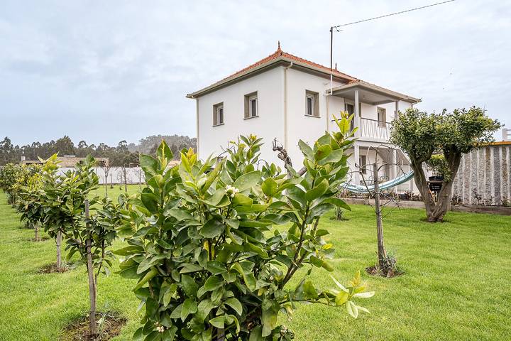 Agriturismo per 6 persone, con sauna e giardino in Costa Verde