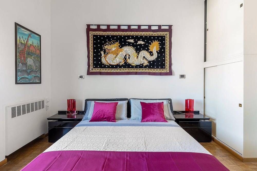 Entire apartment, 051 Living apartment within walking distance of downtown and Fs station in Bologna, Bologna Province