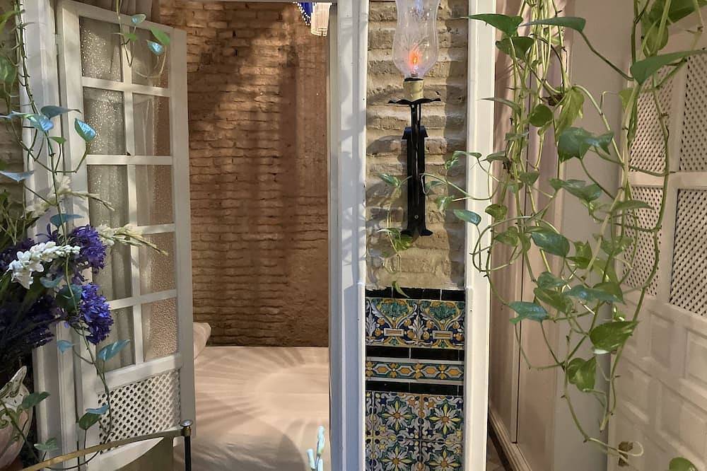 Entire apartment, Estudio en Casa Palacial in Casco Antiguo, Sevilla