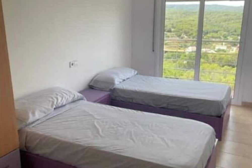 Pleasant Villa with pool for 2 families in Blanes, Costa Brava