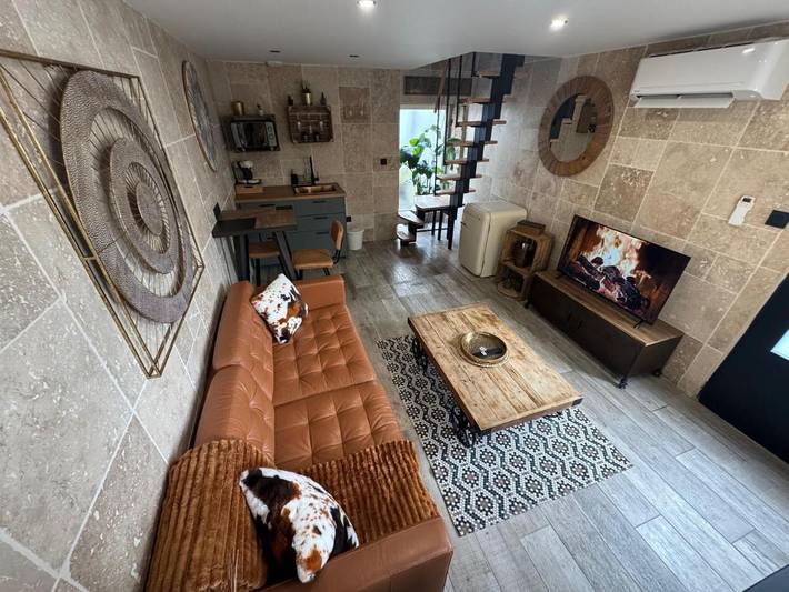 Gîte pour 2 personnes, avec jardin ainsi que jacuzzi et terrasse à La Verpillière - 2