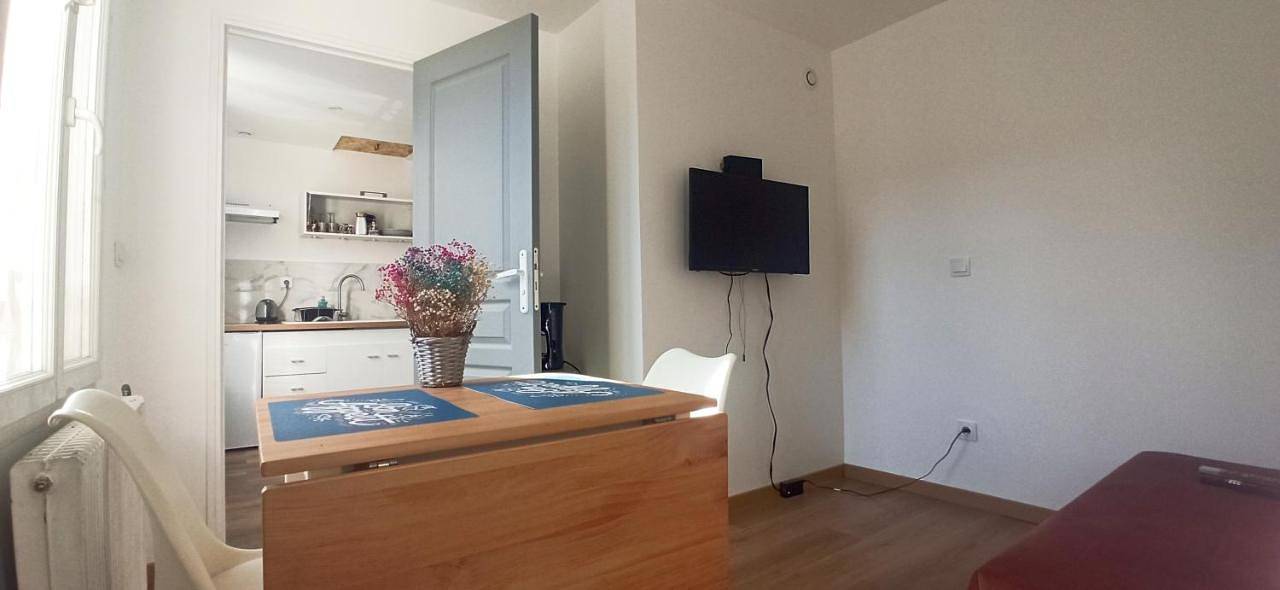 Appartement entier, Two-Bedroom Apartment in Margny-lès-Compiègne, Oise