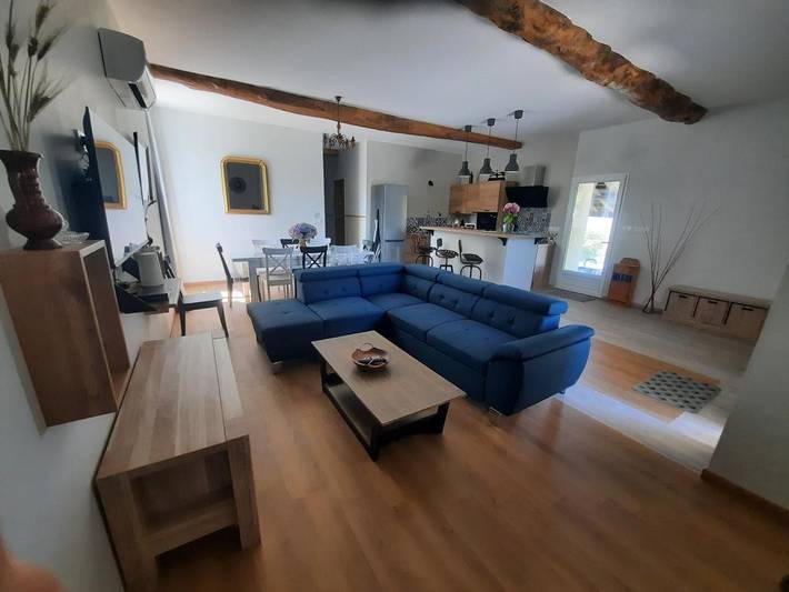 Location de vacances pour 8 personnes, avec Terrasse et Jardin ainsi que Piscine et Vue à Lestelle-Bétharram