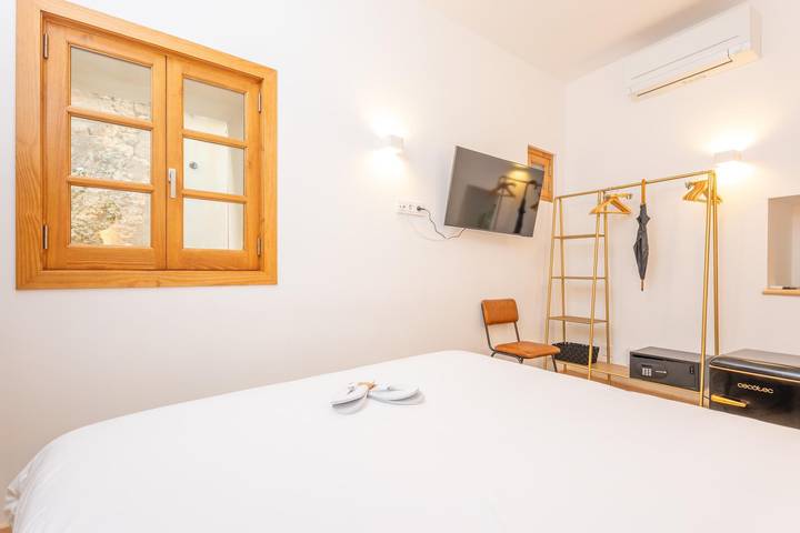 Cas Català - Doble Economy -  Bonita habitación en hotel-boutique con piscina compartida y Wifi gratis in Sineu, Interior de Mallorca