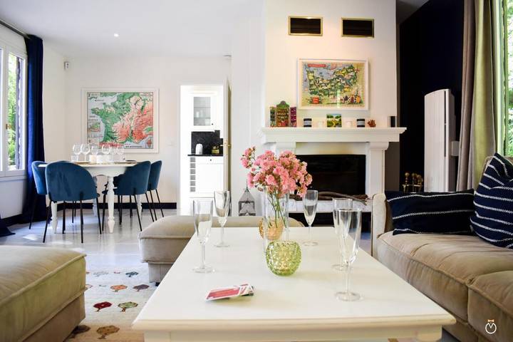 Location de vacances pour 8 personnes, avec jardin ainsi que piscine et terrasse à Saint-Gatien-des-Bois - 4