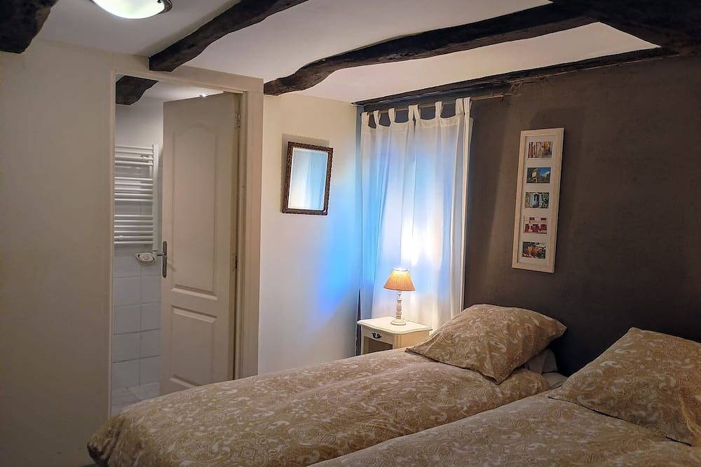 Apartamento entero, Casa rural Cappuccino en una casa de piedra de Quercy in Saint-Antonin-Noble-Val, Macizo Central