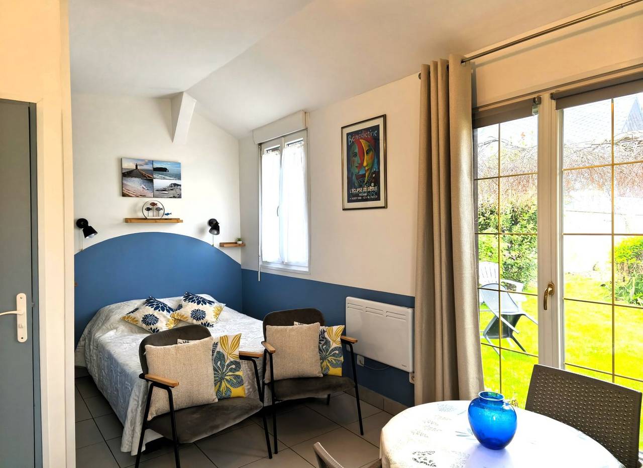 Studio entier, Petit gîte douillet "L'Abri Côtier" proche Fécamp et Etretat in Saint-Léonard, Région du Havre