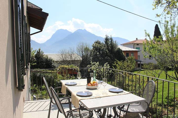 Ferienwohnung für 4 Personen, mit Balkon und Terrasse sowie Garten und Pool in Comune di San Siro