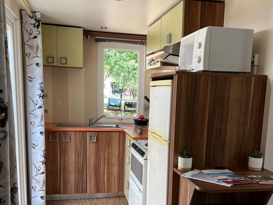 Camping La Pointe du Médoc - Mobilhome 3 personnes - Mobil-home | Classic | 2 Ch. | 3 Pers. | Terrasse surélevée non couverte | 1 Sdb in Le Verdon-sur-Mer, Région de Lesparre-Médoc
