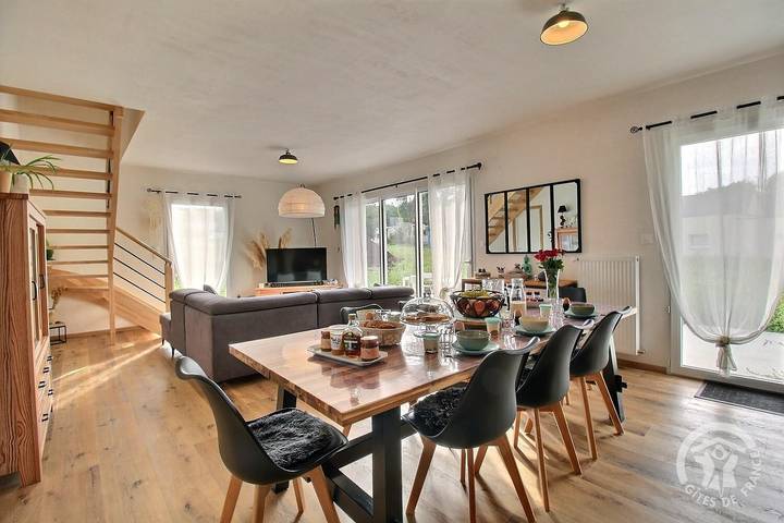Gîte pour 6 personnes, avec Terrasse ainsi que Jardin et Sauna