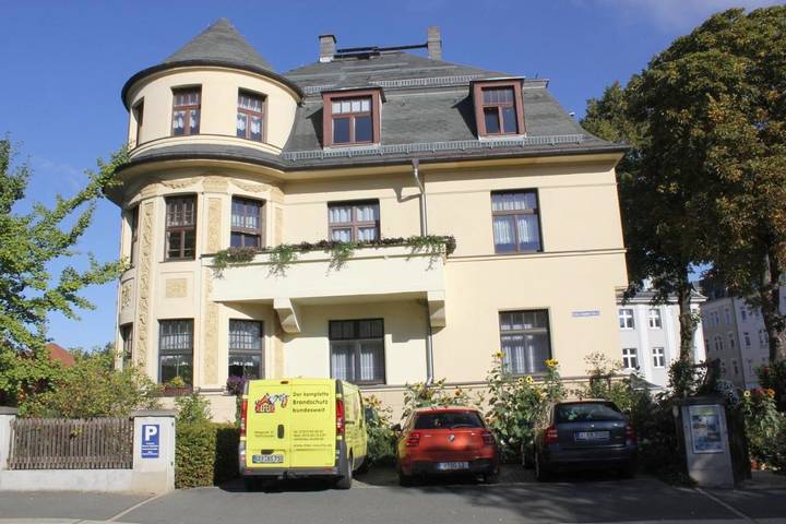 BnB, mit Terrasse und Garten in Plauen