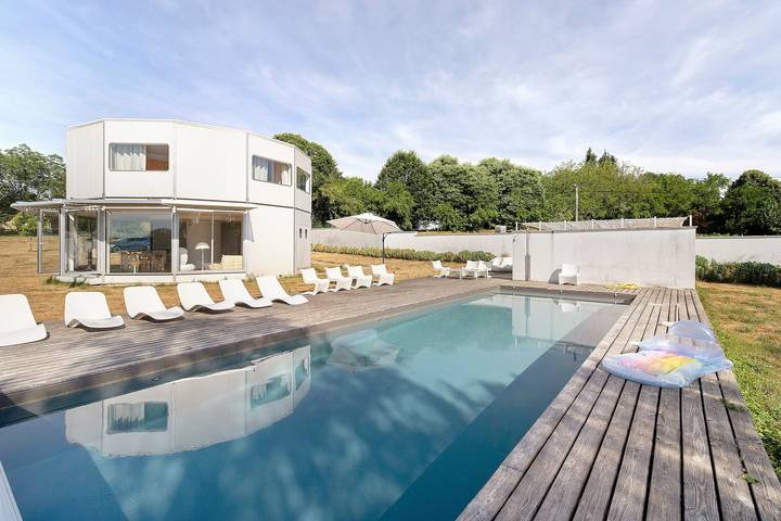 Gîte pour 10 personnes, avec Jacuzzi et Jardin