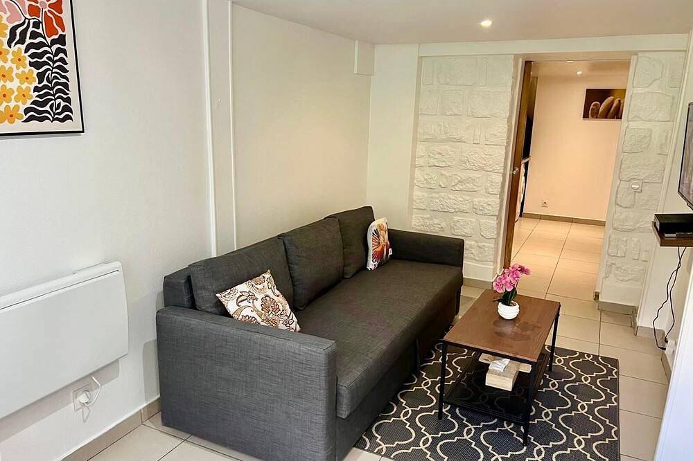 Ganze Wohnung, Quiet 2-room apartment near Paris, independent entrance in Épinay-sur-Seine, Seine-Saint-Denis