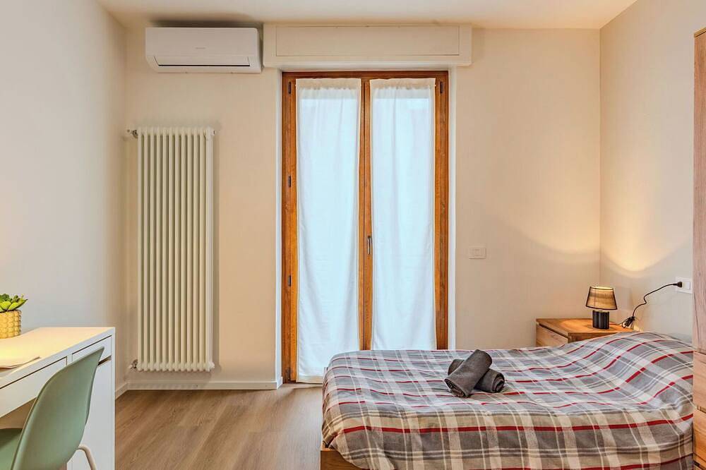 Wunderbares  Ferienhaus für 4 Leute mit Klimaanlage,  W-Lan, Tv, Innenhof und Haustiere erlaubt in Verceia, Comer See
