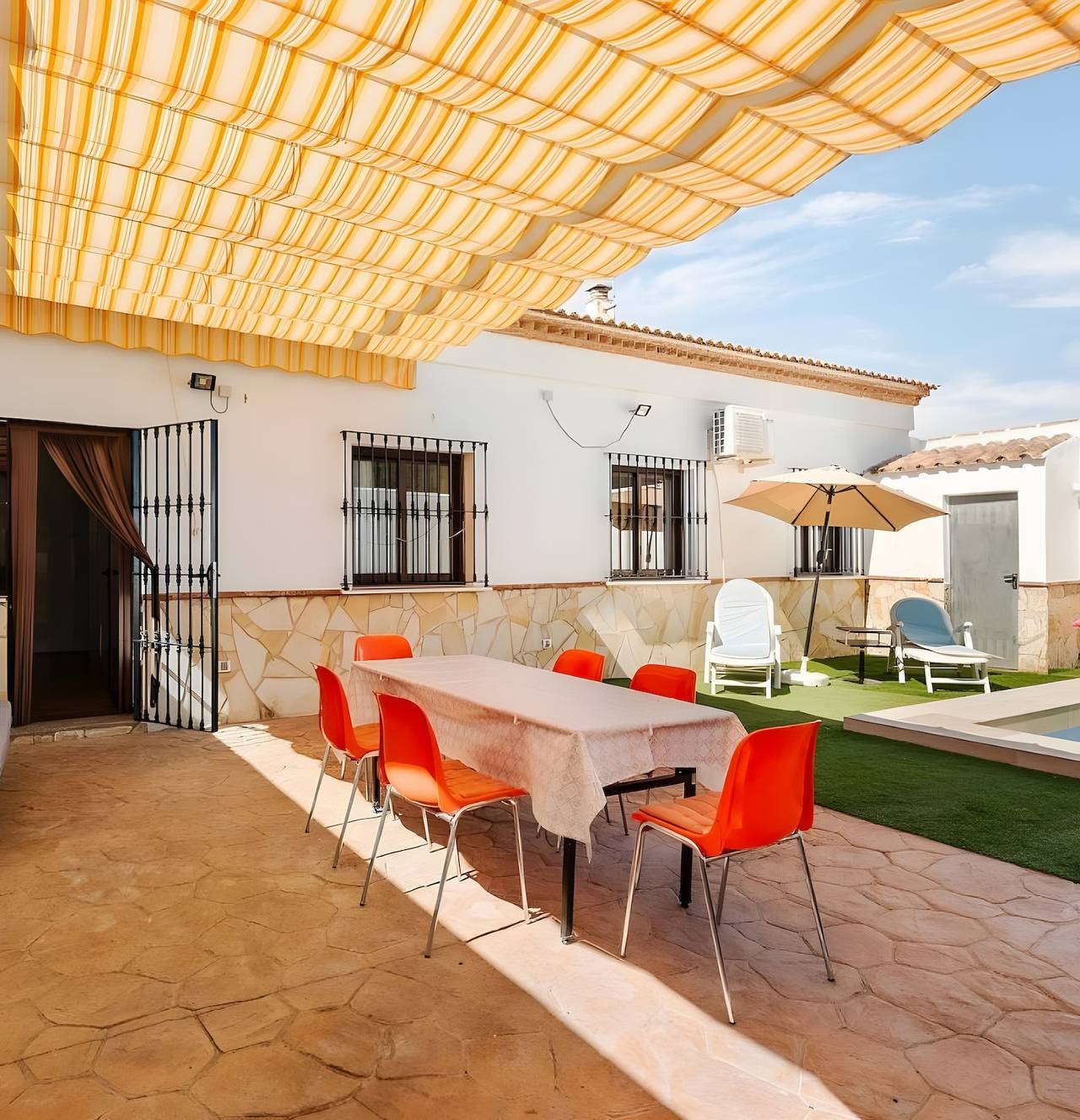 Casa de vacaciones 'Miró' con vistas a la montaña, piscina privada, wifi y aire acondicionado in Humilladero, Provincia de Málaga