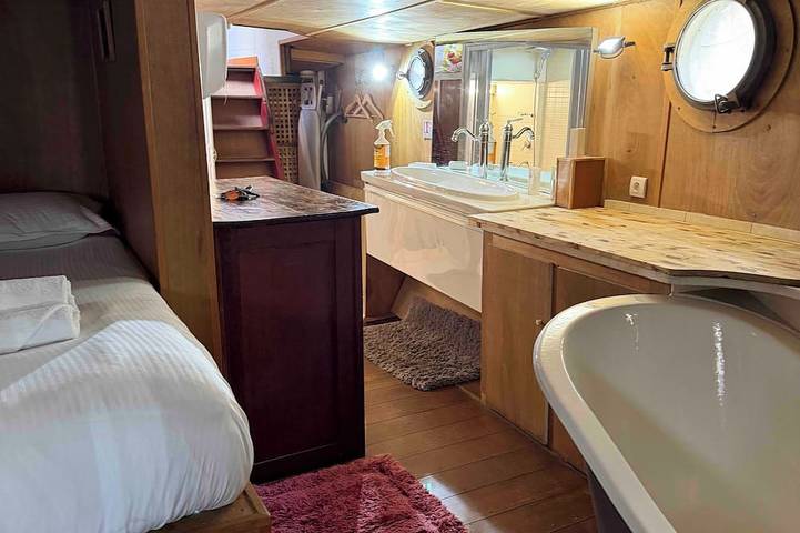 Paris au fil de l'eau - Boat Rentals in Parigi, Ile-de-France