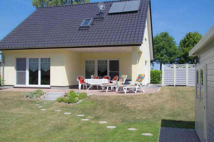 Ferienhaus für 5 Personen, mit Terrasse und Garten sowie Sauna und Ausblick in Steffenshagen - 3