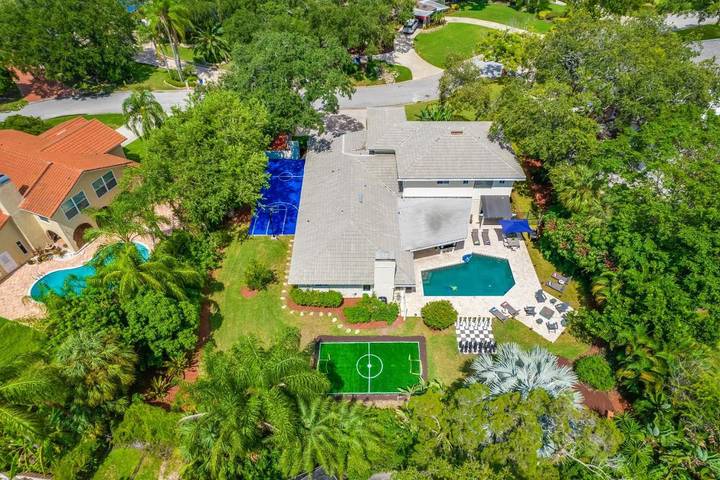 Dom wakacyjny dla 20 osób, z basen i ogród w Largo