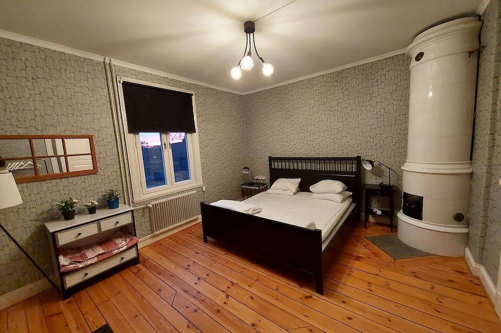 Character  2 bedroom ground floor unit in the heart of Gränna in Jönköping, Vättern