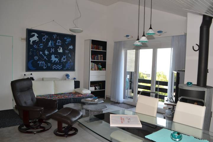 Ferienwohnung für 5 Personen, mit Balkon/Terrasse und Garten sowie Ausblick und Seeblick in Nidwalden