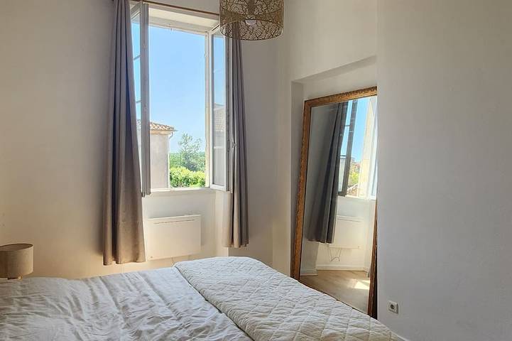 Apartamento entero, Bright 80-square-meter, 3-bedroom apartment in Condom, Gers