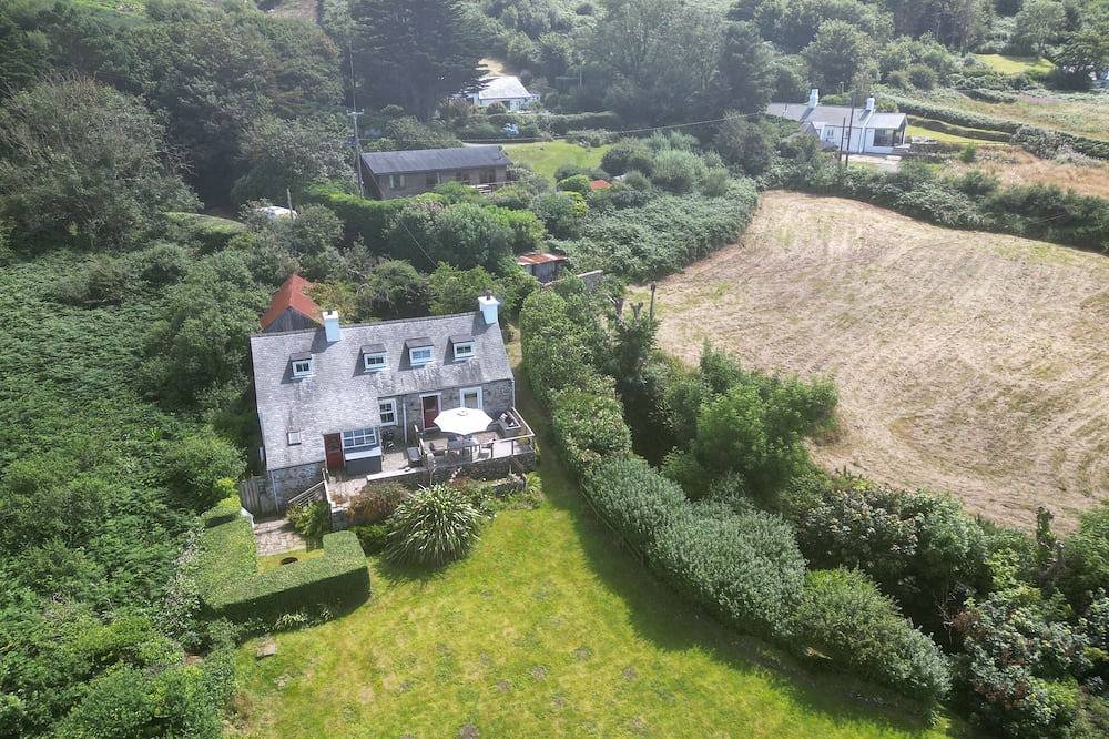 Schönes walisisches Häuschen. Erstaunliche Seeansichten. Das Hotel liegt auf dem walisischen Küstenweg in Nefyn, Gwynedd