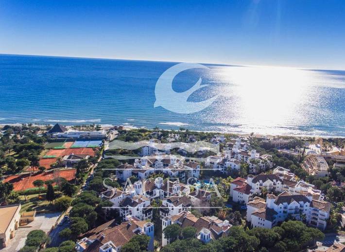 Apartmenthotel für 5 Personen, mit Balkon und Terrasse sowie Garten und Pool in Marbella