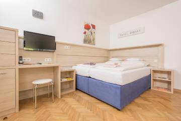 Holiday Apartment for 2 People in Hernals, Vienna, Photo 1