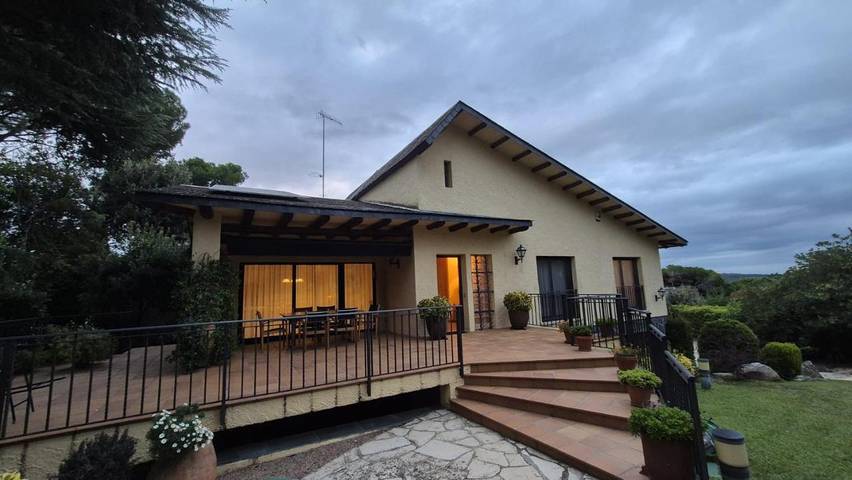 Casa rural para 10 personas, con vistas además de jardín y piscina en Valles Oriental - 2