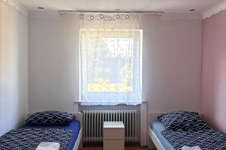 Apartamento entero, Spacious housing in a mixed-use area in Brackwede, Bielefeld