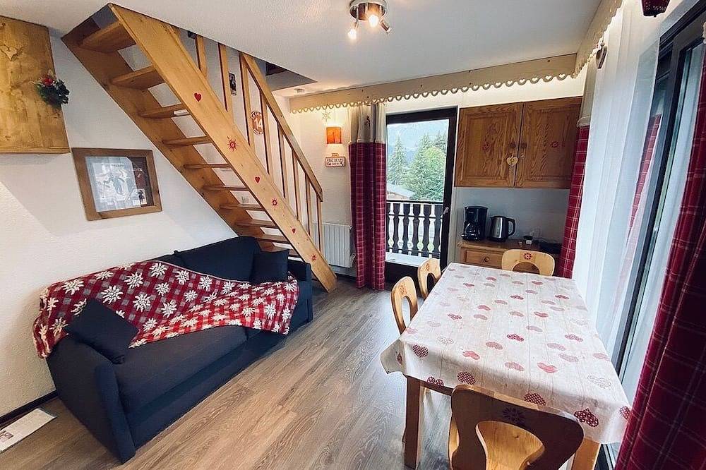 Ganze Wohnung, Praz de Lys resort, duplex apartment 200 metres from the ski lifts in Praz de Lys, Taninges