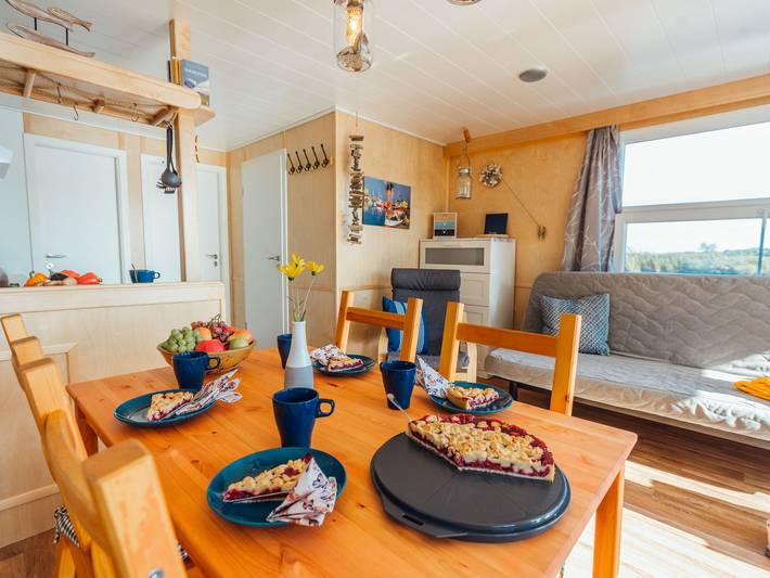 Ferienwohnung für 6 Personen, mit Balkon und Garten sowie Seeblick und Ausblick, kinderfreundlich in Anklam - 2