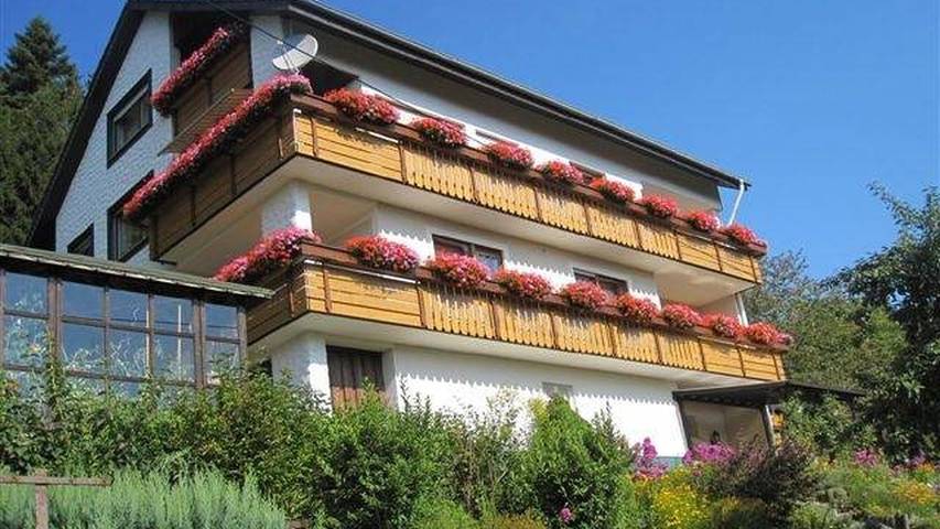 Ferienwohnung für 2 Personen, mit Garten und Sauna sowie Terrasse in Lauterbach (Schwarzwald)